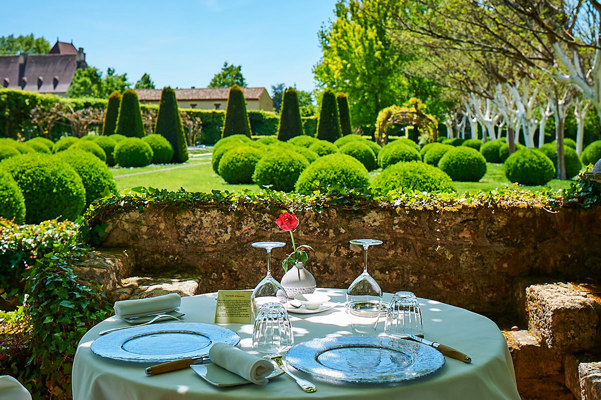 LE VIEUX LOGIS Trémolat Dordogne - Hôtel 4 étoiles - Restaurant Gastronomique 1 étoile Michelin