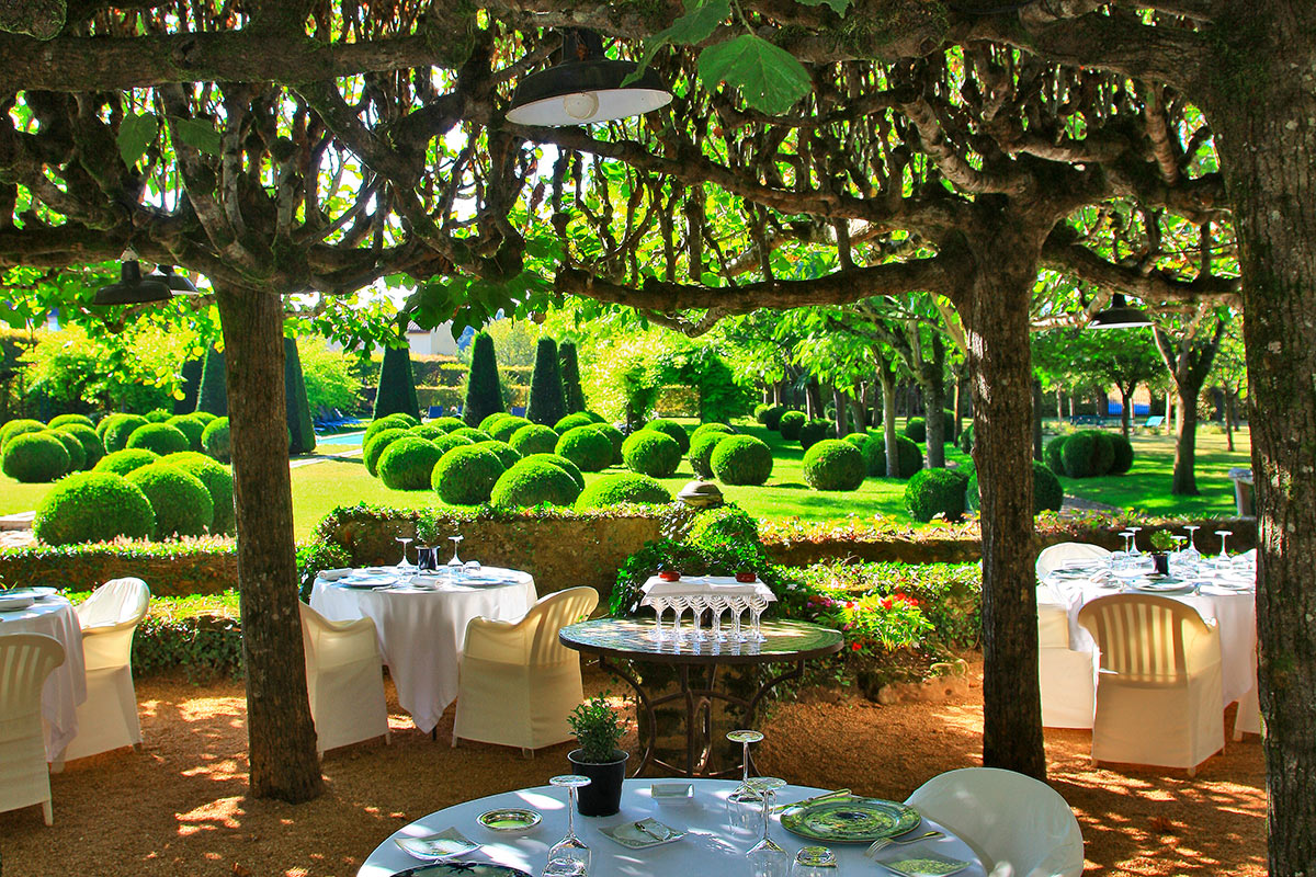 LE VIEUX LOGIS Trémolat Dordogne - Hôtel 4 étoiles - Restaurant Gastronomique 1 étoile Michelin