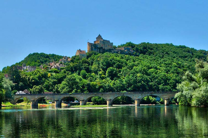 Château de Castelnaud Périgord Tourisme circuit touristique avec L'hôtel Le Vieux-Logis