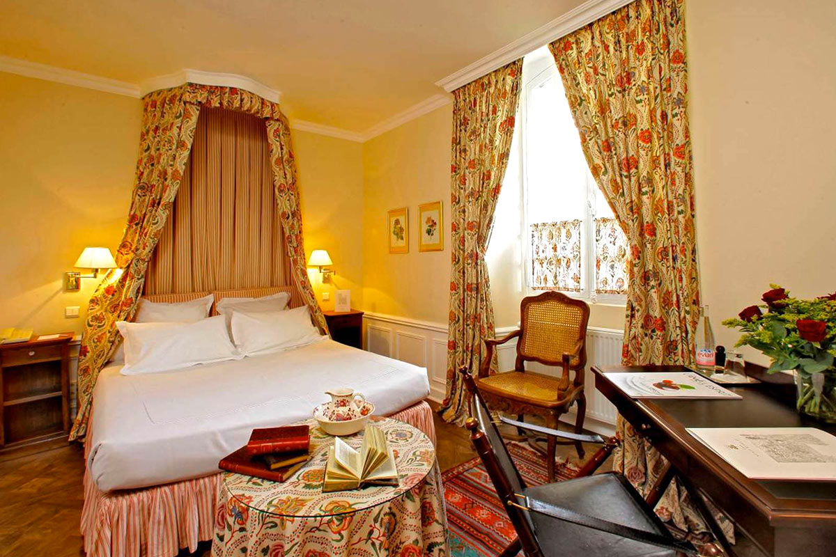 Chambre confort LE VIEUX LOGIS Hôtel 4 étoiles **** Relais & Châteaux en Périgord Dordogne