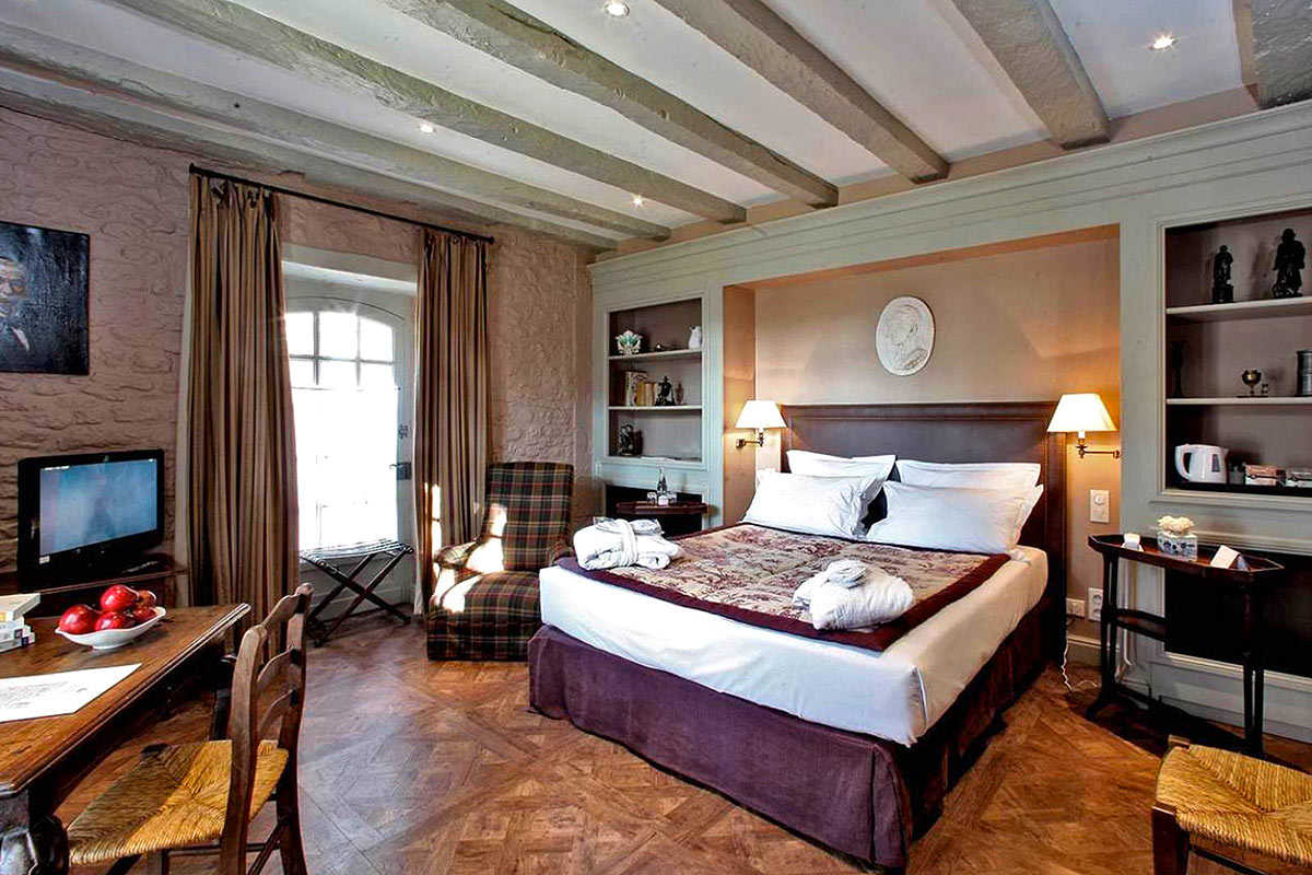 Chambres Grand Standing LE VIEUX LOGIS Hôtel **** Relais & Châteaux